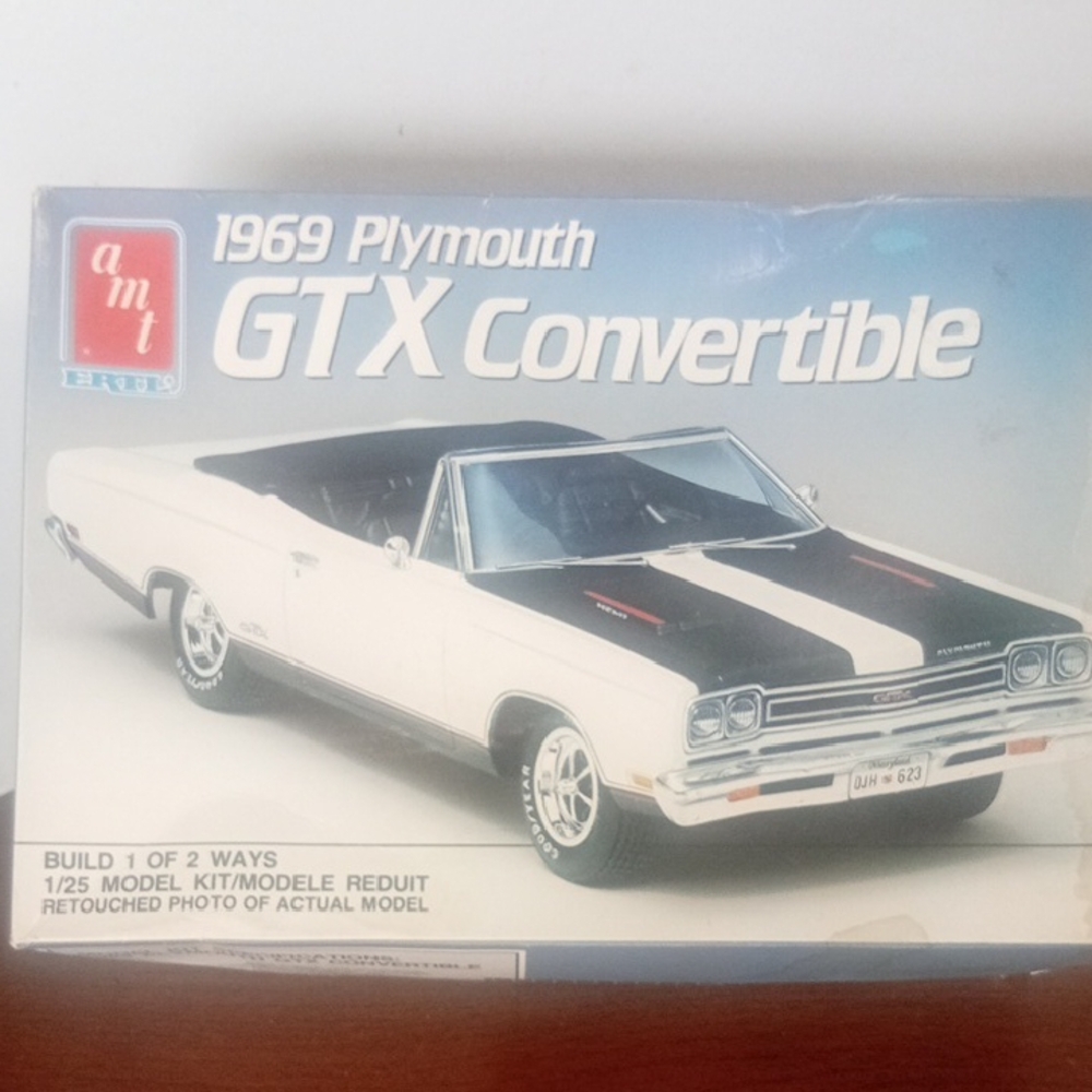 MT 1969 Plymouth GTX Convertible Model Kit - Black and White
